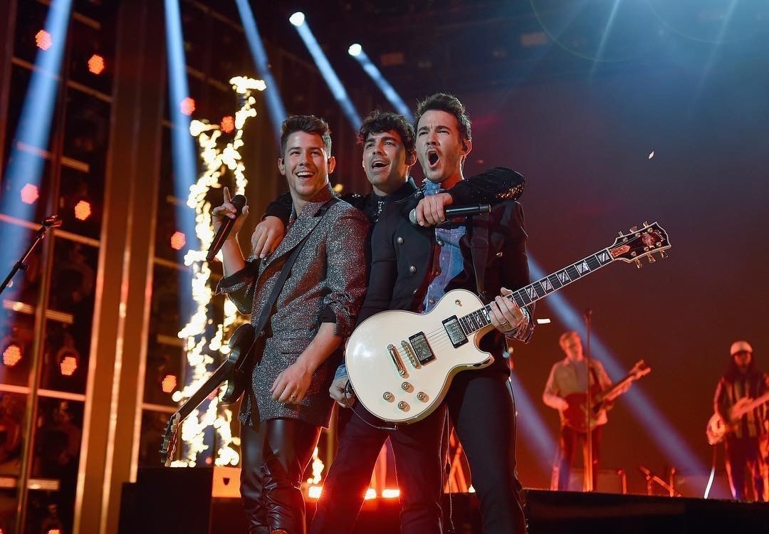 T-Mobile is About to Make Happiness Begin for Jonas Brothers Fans! Un-carrier Customers Get Up Close and Personal Ticket Exclusive