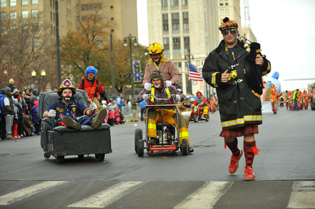 Road closures, parking for Thanksgiving parade