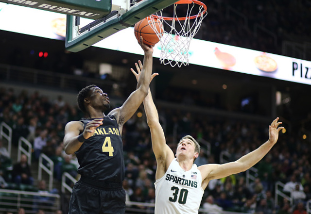 Jalen Hayes scores career-best 30, Oakland beats Chicago State
