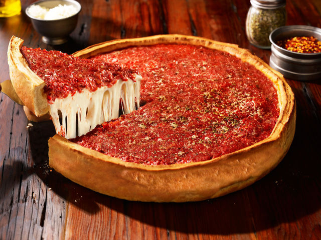 chicago pizza place near trump tower