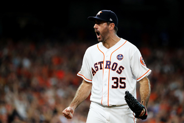 Altuve's dash lifts Verlander, Astros over Yanks