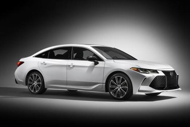 Photo Gallery Reveals At 2018 North American International Auto 2019 Toyota Avalon Unveiled At Detroit Auto Show
