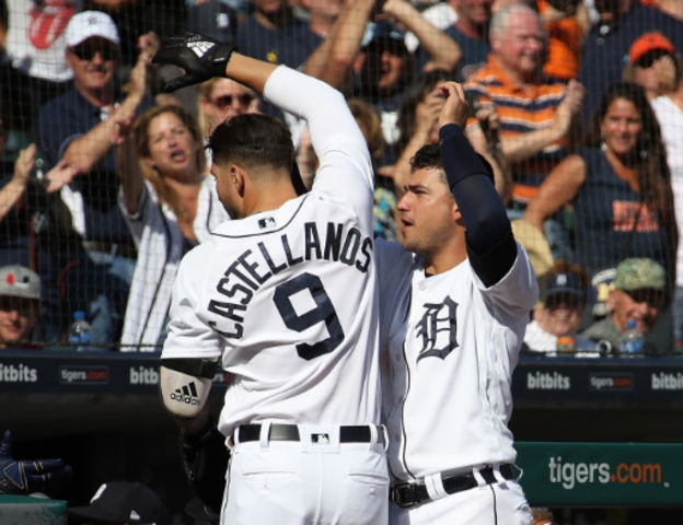 Tigers chase Hamels in 7-run first, beat Rangers