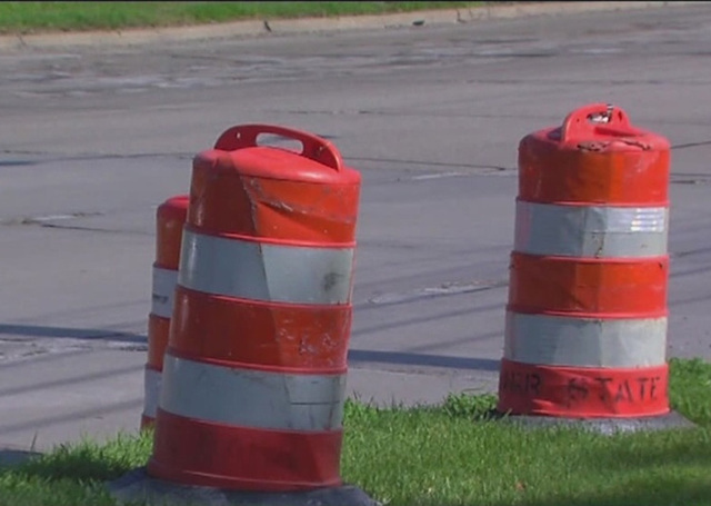 Non-union workers to restart road construction